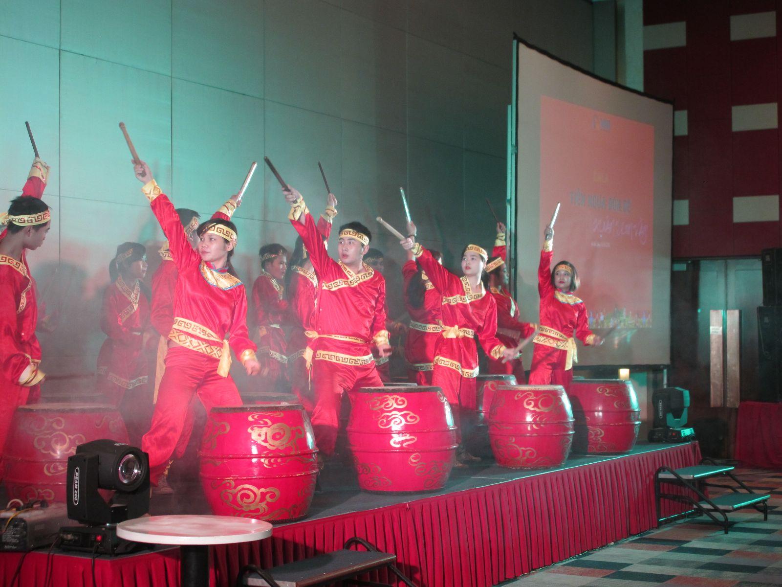 Gala Tiễn Ngựa đón Dê - Xuân Sum Vầy